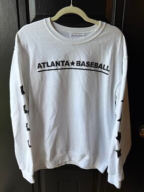 Chelsea‎ Freeman Atlanta Baseball Crewneck Sweatshirt White Black Stars Womens M